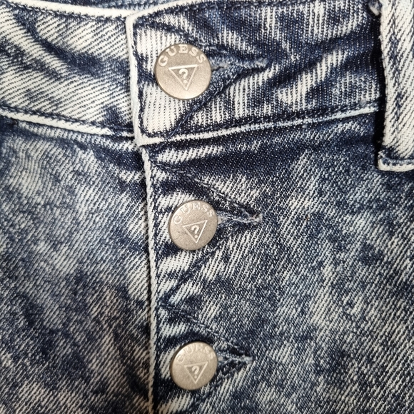 Guess 1981 Mom Skinny Women's Jeans 30W 29L Acid Wash Blue Tapered 80s Style - Picture 3 of 14